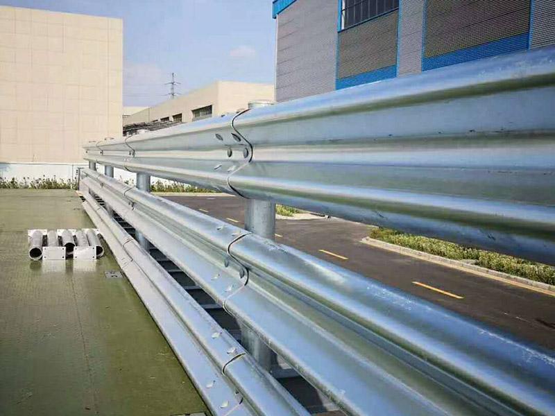 云南鍍鋅護(hù)欄板