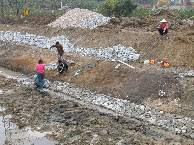 綏化鍍鋅雷諾護(hù)墊